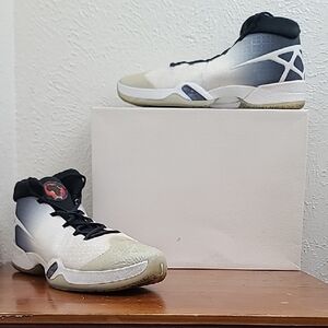 Air Jordan 30 OG White Wolf Grey 30th Anniv Mens Sneakers 811006-101 Size 13